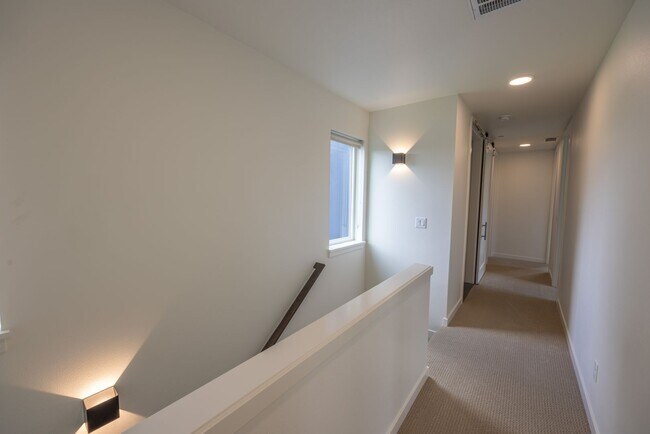 Building Photo - RIVERSIDE TOWNHOMES - BRAND NEW!