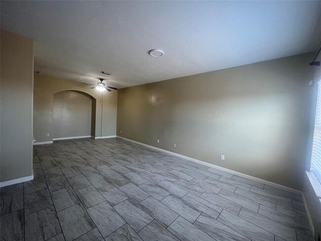 Building Photo - 11618 Champions Green Dr