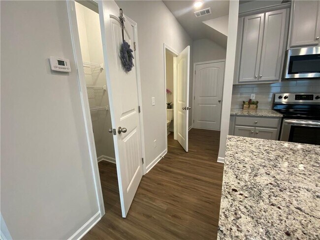 Building Photo - 284 Whitetail Cir