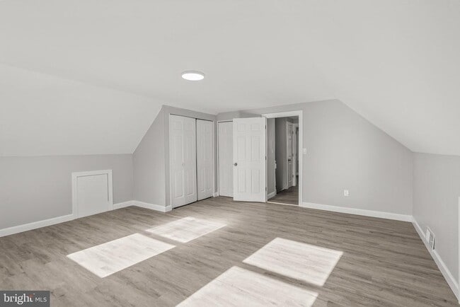 Building Photo - 12 Holbrook Ln