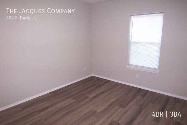 Building Photo - 802 E. Daniels-