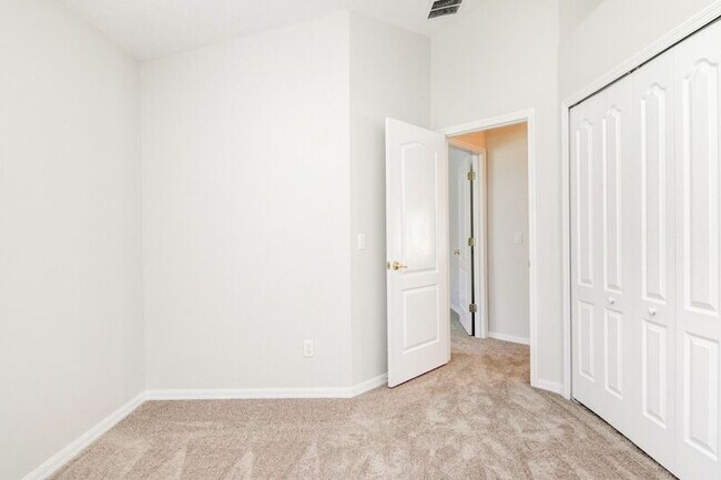 Building Photo - 9853 Portofino Dr