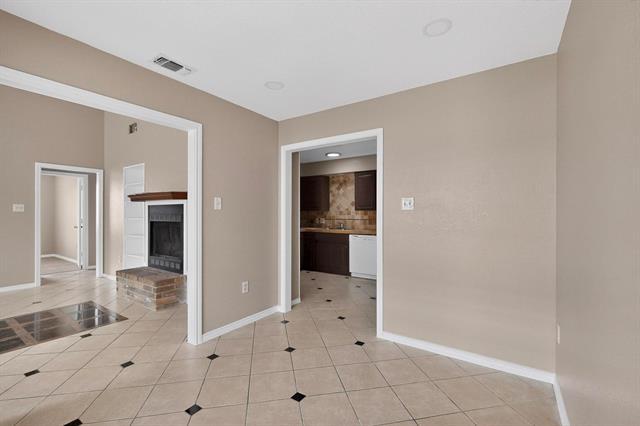 Building Photo - 2320 Markland St