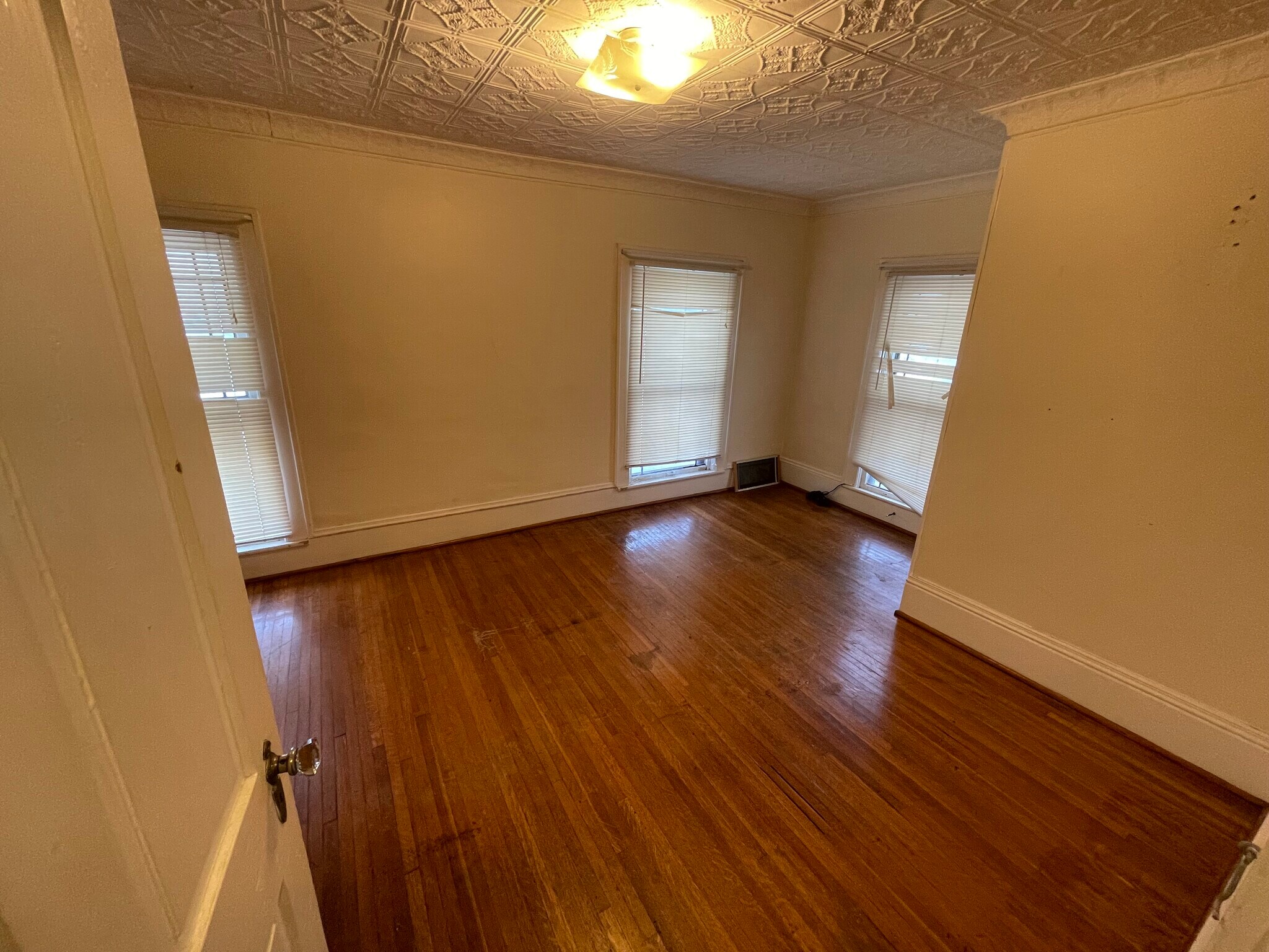 Building Photo - 411 W Sullivan St