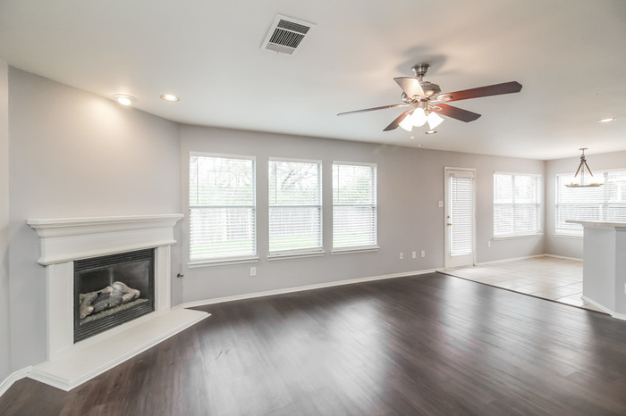 Building Photo - 1325 Forest Creek