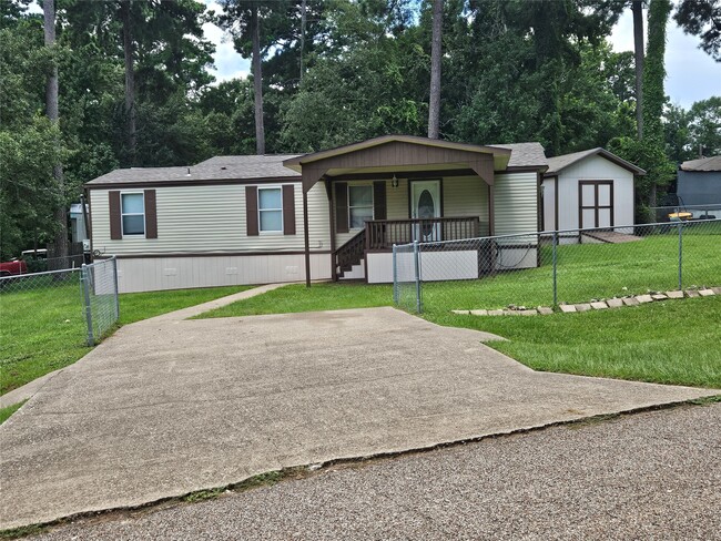 Building Photo - 16974 Balmoral St