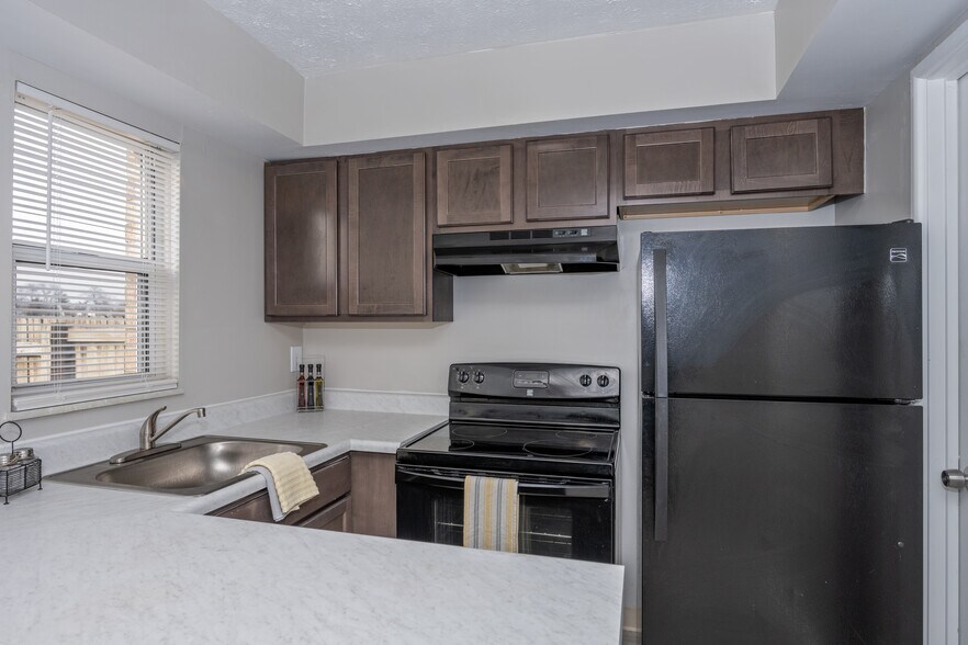 New Bridge Apartments 947 Forest Creek Dr E Columbus OH 43223