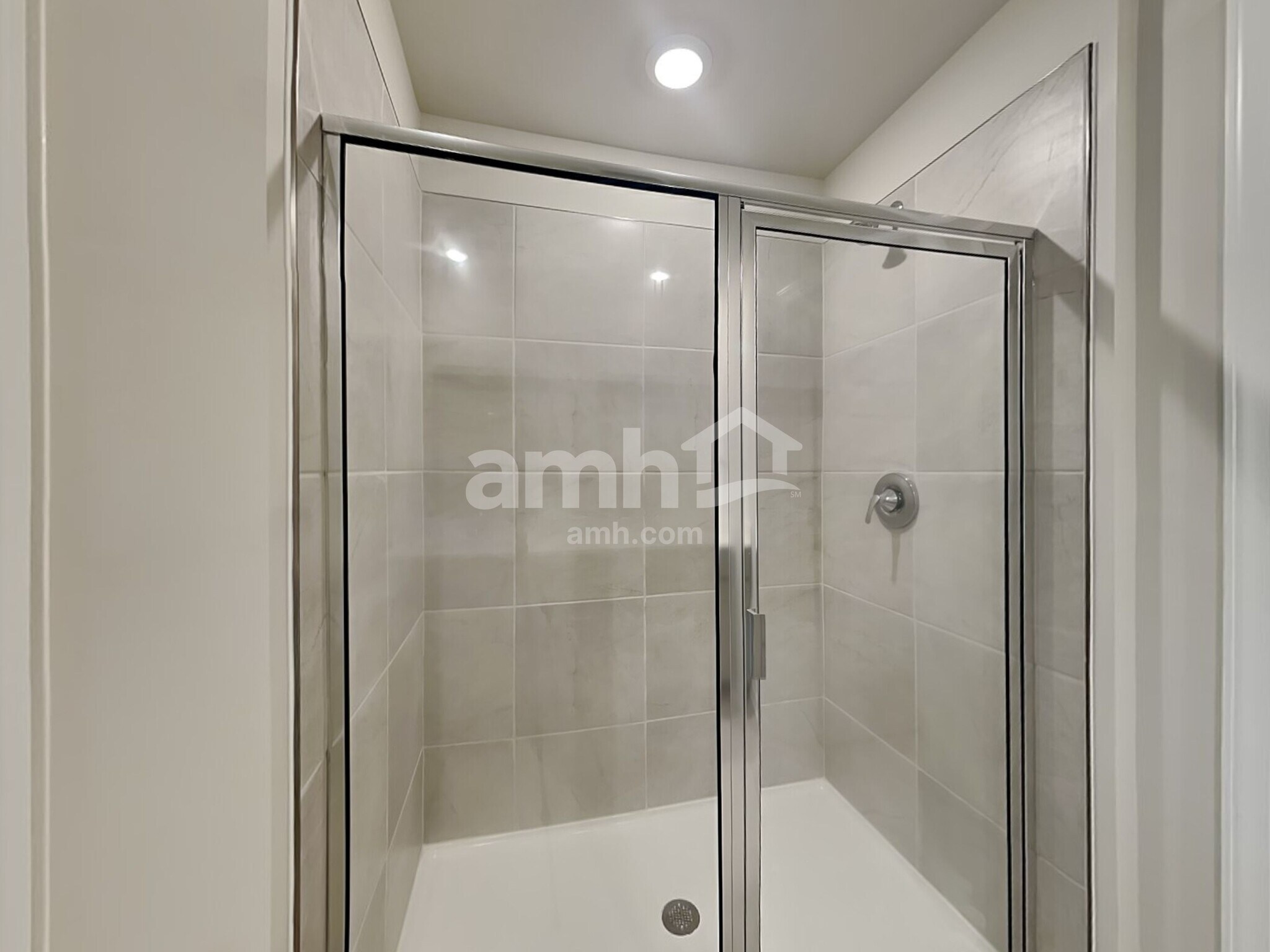 Building Photo - 210 Granby Trl