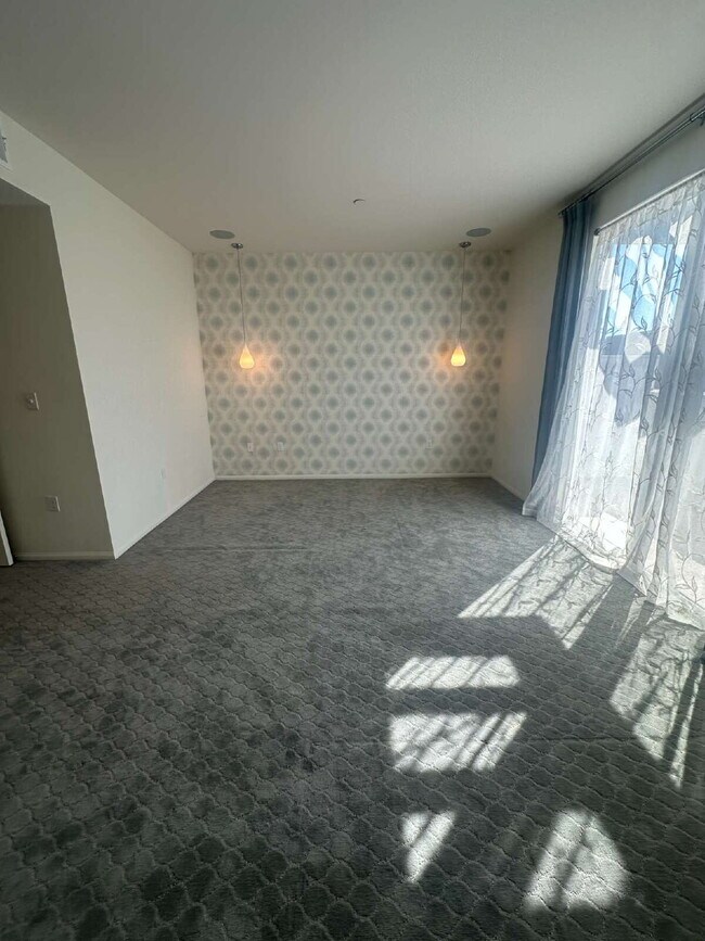 Building Photo - $4,400 - 4 Bed / 3.5 Bath Luxury Townhome in Suwerte Community in Otay Ranch