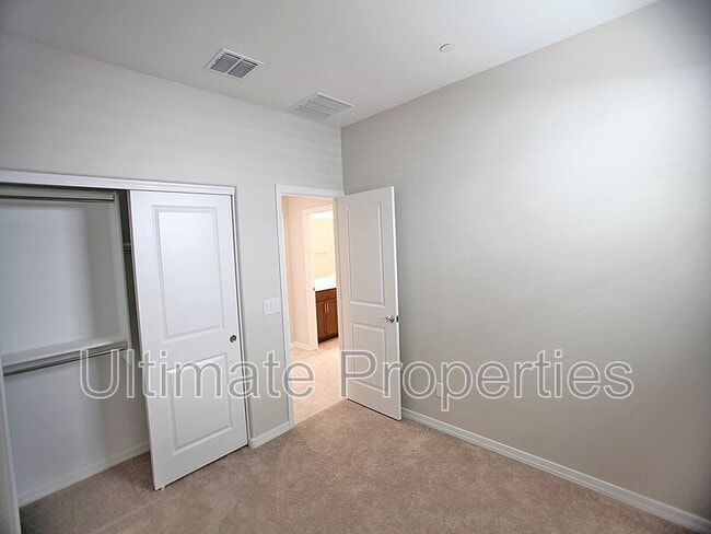 Building Photo - 32320 N 122nd Ln