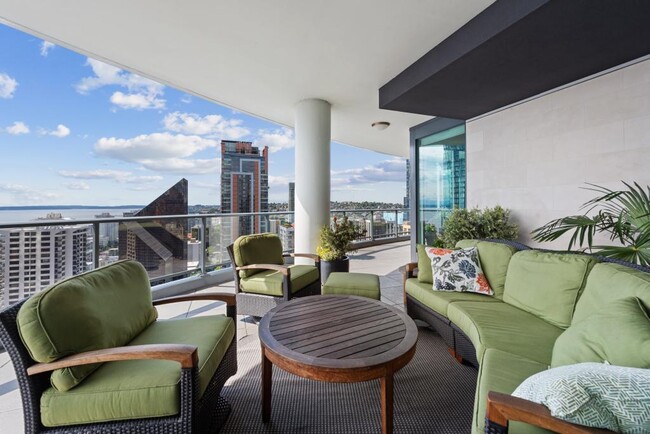 Building Photo - The Escala Condominiums - 3 bedrooms