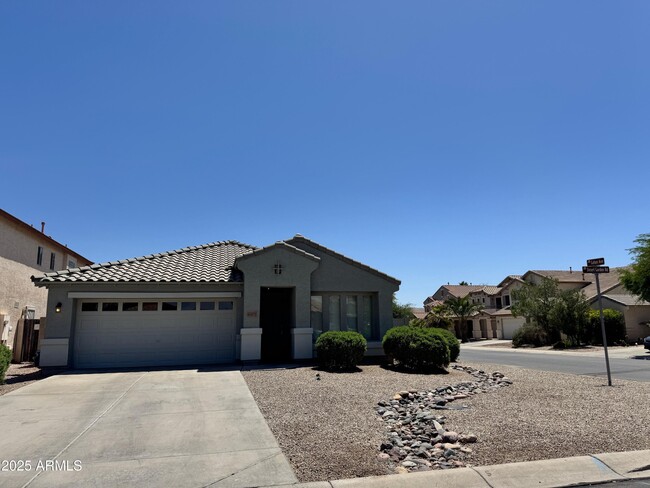 Building Photo - 44879 W Desert Garden Rd