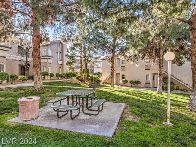 Building Photo - GREEN VALLEY 1ST FLOOR UNIT WITH ATTACHED ...