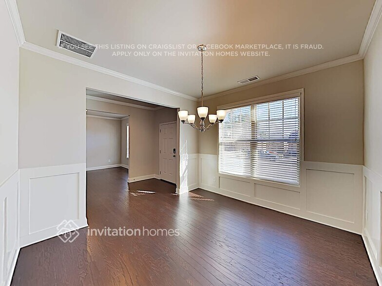 Building Photo - 1670 Riverpark Dr SE