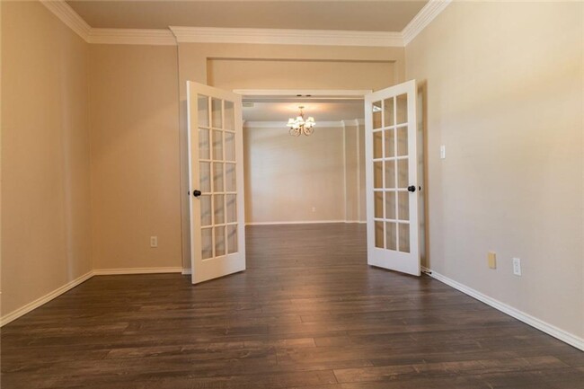 Building Photo - Stunning 4-Bedroom Single Family Home Just...