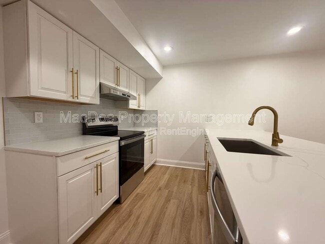 Building Photo - 10402 Laurel Ridge Way