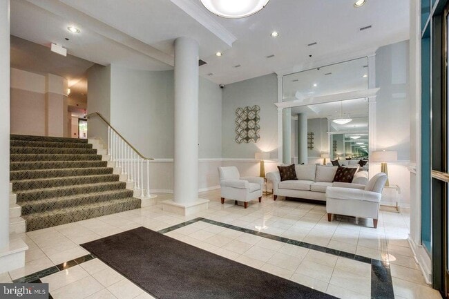 Building Photo - 1050 N Taylor St