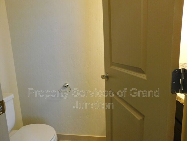 Building Photo - 590 Treviso Ct