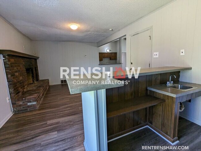 Building Photo - 1863 E. Alcy Rd. - Self Tour Available Thr...