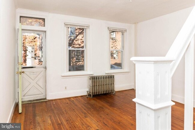 Building Photo - 2842 Cantrell St
