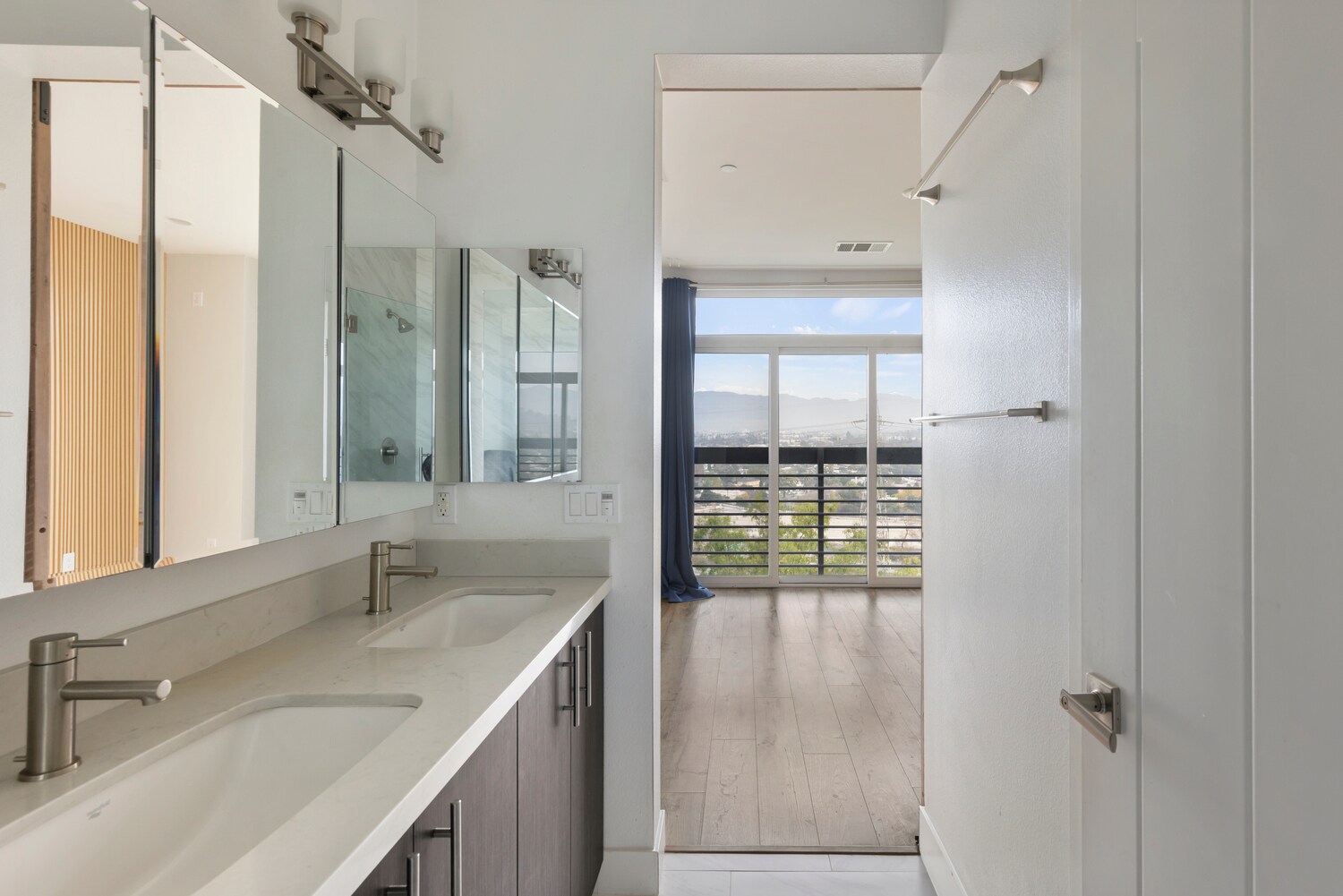 Building Photo - 2753 Waverly Dr