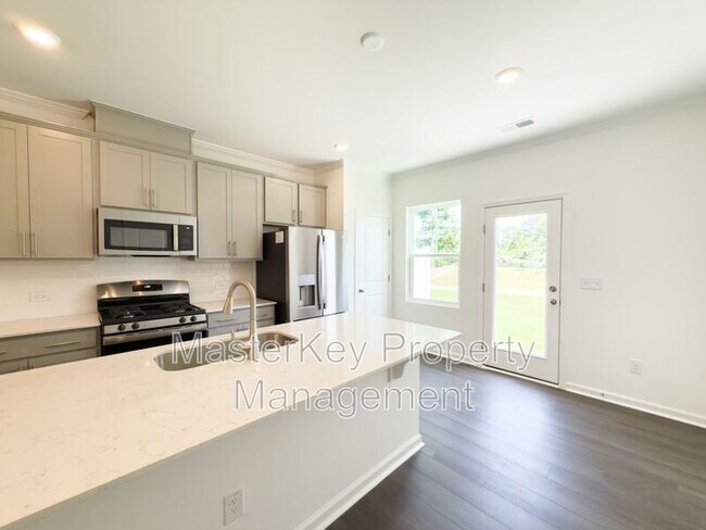 Building Photo - 673 Mirkwood Ave