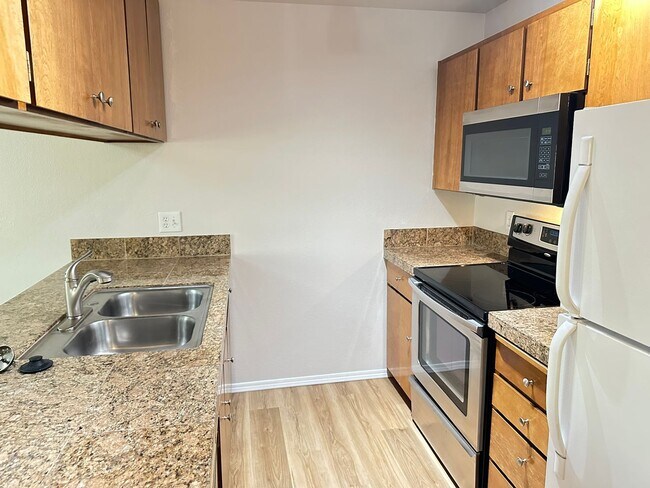 Building Photo - Beautiful 2 bed/2 bath condo in Hayden, ID...