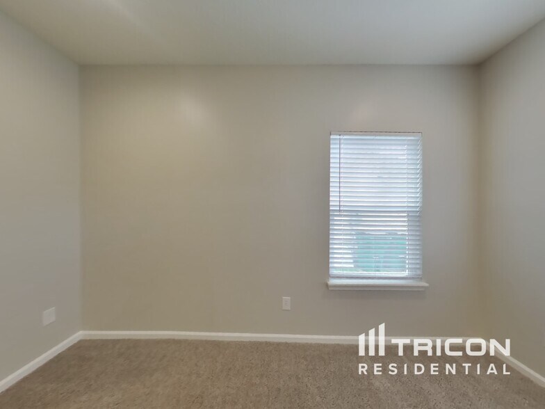 Building Photo - 2923 W Broderie Ln
