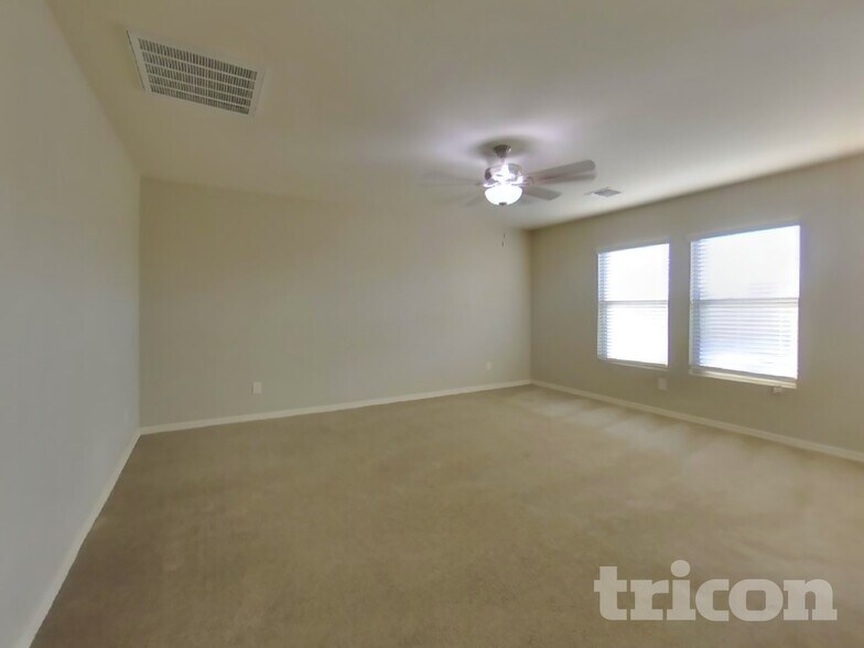 Building Photo - 4521 W Saddlebush Way