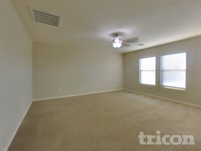 Building Photo - 4521 W Saddlebush Way