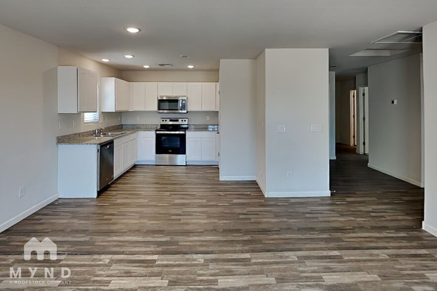 Building Photo - 222 S Picacho Heights Rd
