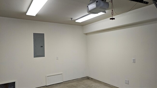 Building Photo - 2301 Camden Dr