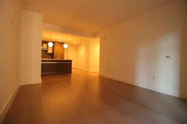 Building Photo - 100 Lovejoy Pl