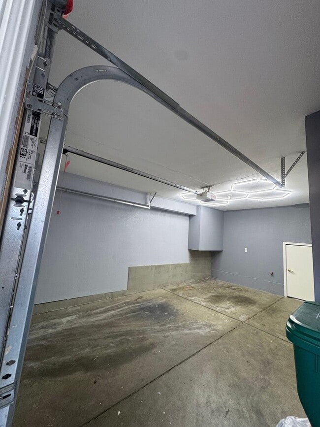 Building Photo - Charming 2BR Townhome in Brighton