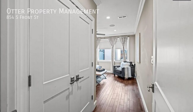 Building Photo - 854 S Front St