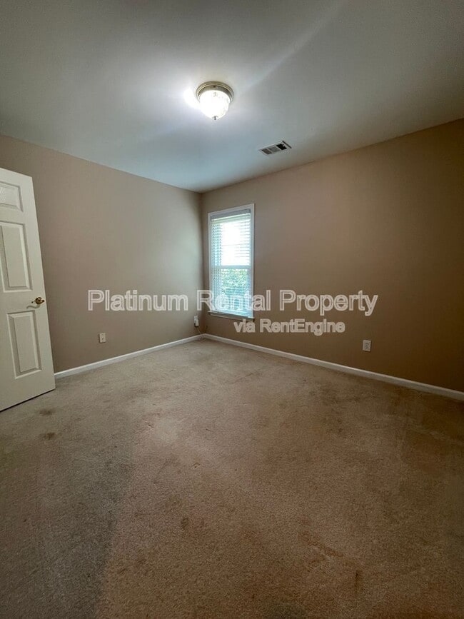 Building Photo - 4916 Durley Ln SE