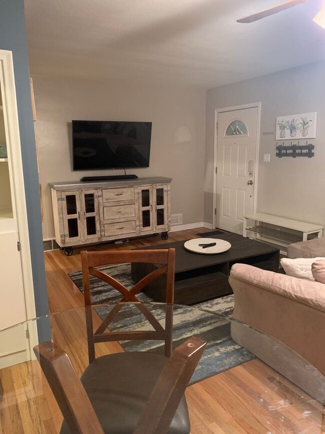 Building Photo - Gorgeous Home in Bountiful!