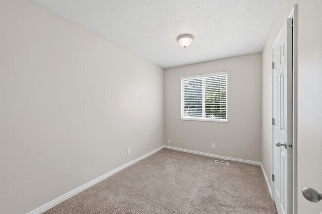 Building Photo - 2575 Athena Dr