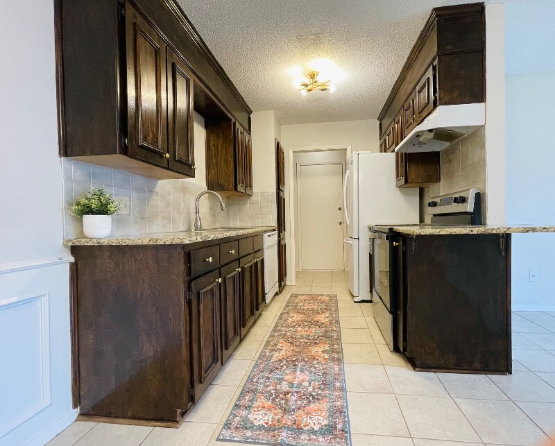 Building Photo - 924 Terry Trail