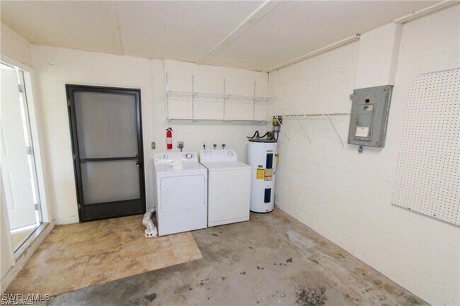 Building Photo - 1329 Torreya Cir