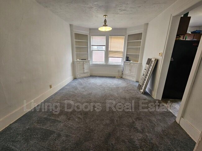 Building Photo - 2135 Garfield St