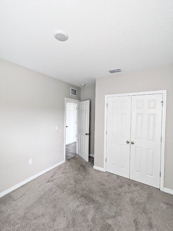 Building Photo - 13089 Oak Hill Way