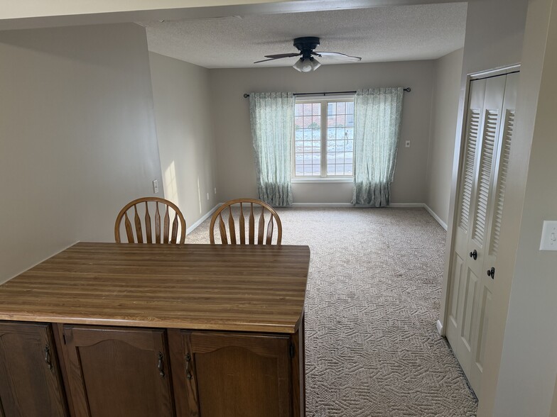 Garage converted to family room - 2325 Palladio Ave