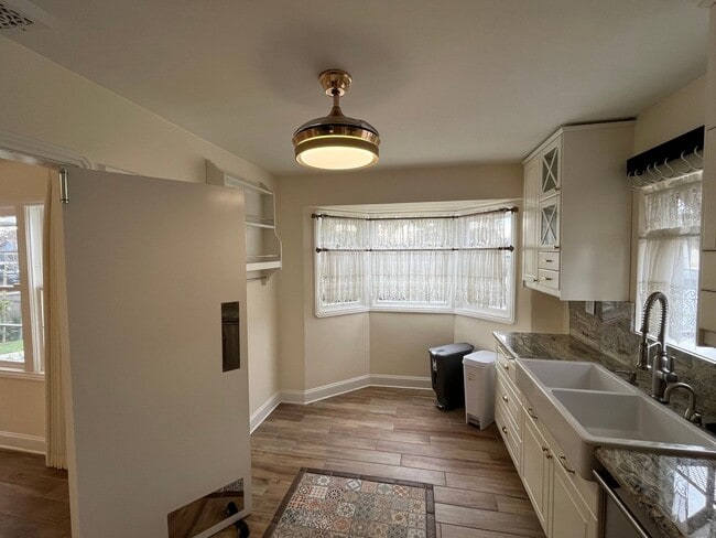 Building Photo - 2 Bedroom 2 Bath Single Family Home in Orange