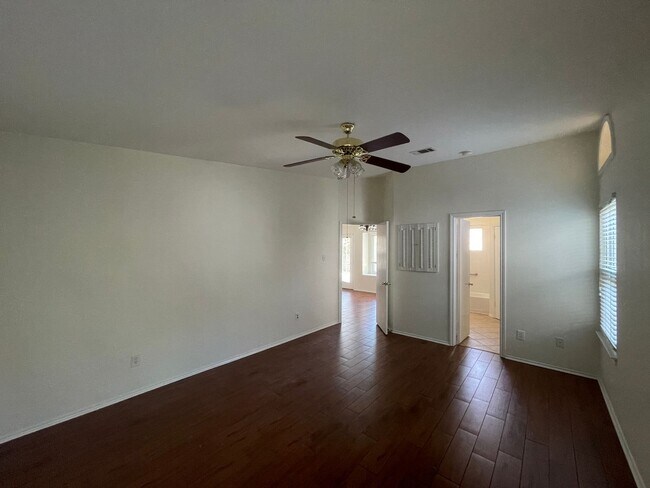 Building Photo - Lovely 4/2 home on a quiet street in the heart of Cedar Park!