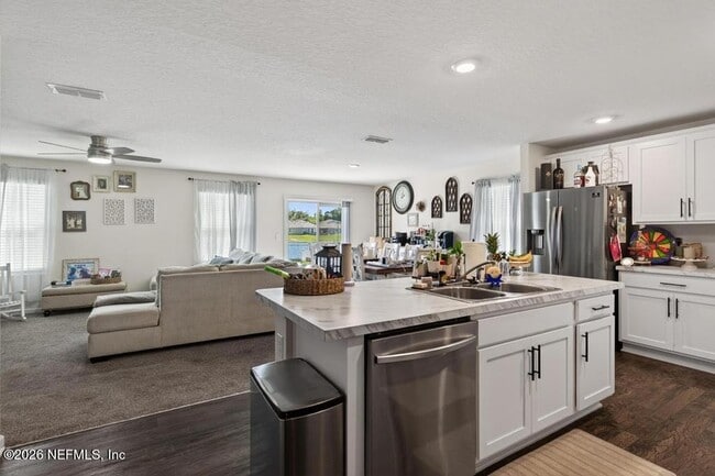 Building Photo - 152 Jarama Cir