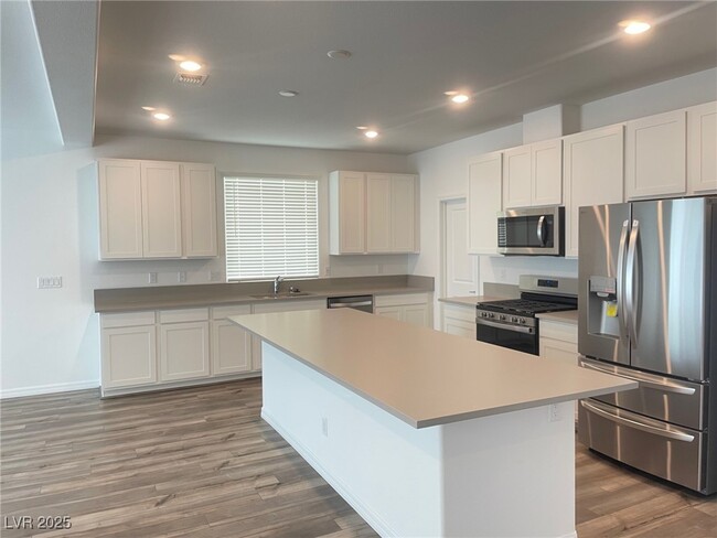 Building Photo - 5749 Avondale Rise Wy