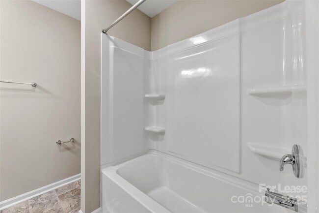 Building Photo - 8562 River Ridge Dr