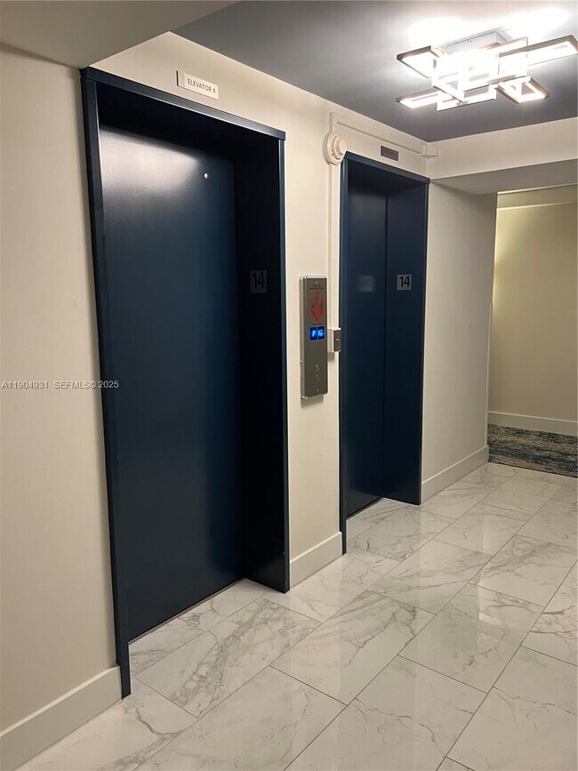 Building Photo - 2751 S Ocean Dr