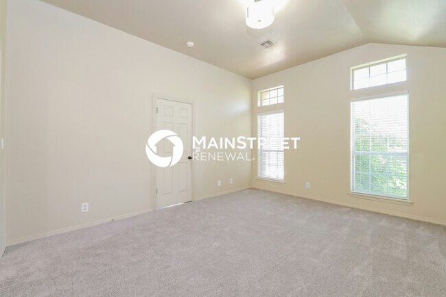 Building Photo - 3 Bedroom Pet-Friendly Home in Edmond, OK with Main Street Renewal